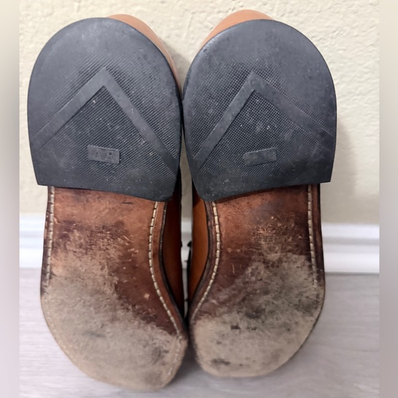 Allen Edmonds “Woodstock” Tan Leather Tassel Loafers - Picture 2 of 6